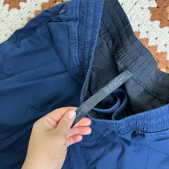 Lululemon Men’s Bowline True Navy Short 8” Medium - Picture 7 of 8